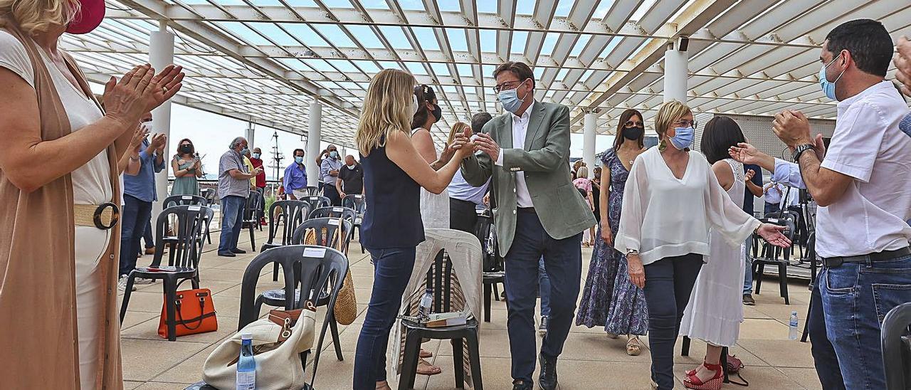 Ximo Puig y Ana Barceló, en el centro de la imagen, en el acto del PSPV de junio en Alicante.