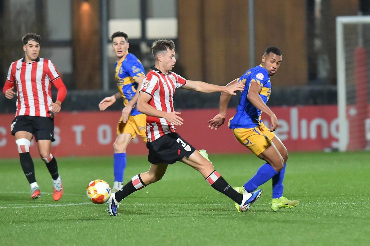 Imágenes del encuentro ente el Bilbao Athletic y el Real Avilés