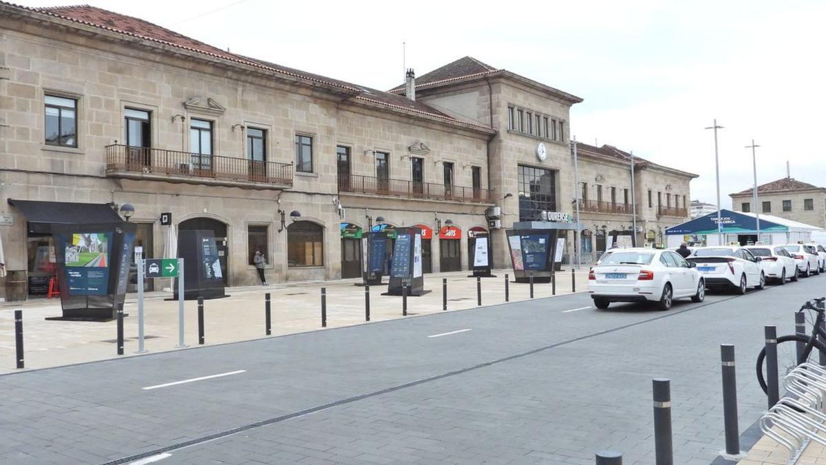 La estación de tren sin ningún elemento verde. 