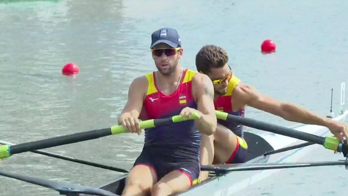 Jaime Canalejos y Javier García, en la Final A del dos sin timonel de Tokio 2020.