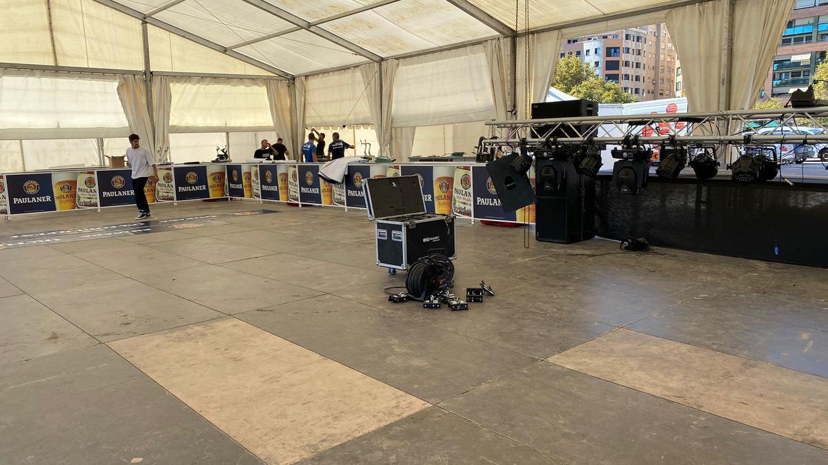 La organización ultima los preparativos para el Oktoberfest Castelló