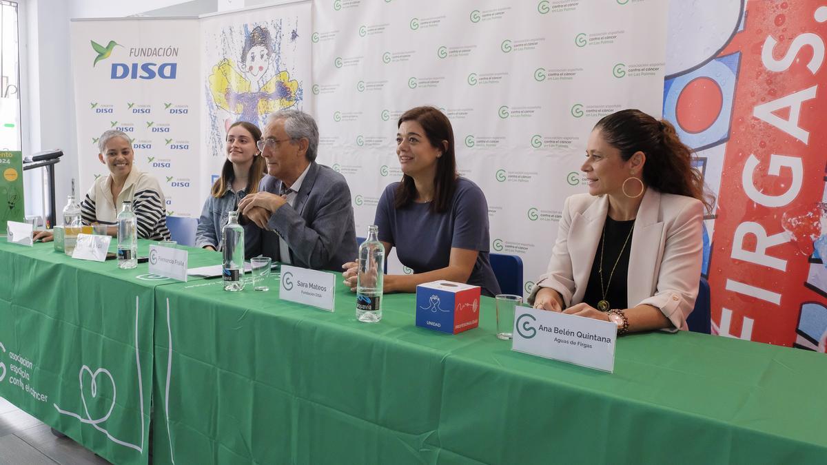 De izquierda a derecha, Mapi Arencibia, Claudia Gil, Fernando Fraile, Sara Mateos y Ana Belén Quintana.