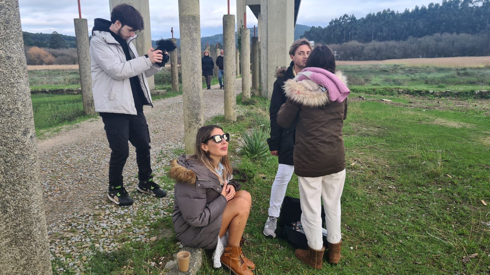 La actriz y presentadora Beatriz Serén durante el rodaje de "Junto a ti", el videoclip del último trabajo de Roi Casal, dirigido por Virvi Fraga.