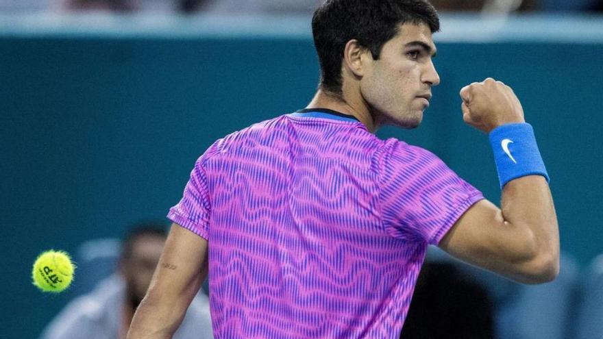 Carlos Alcaraz, en un partido en Miami. | CRISTÓBAL HERRERA/EFE