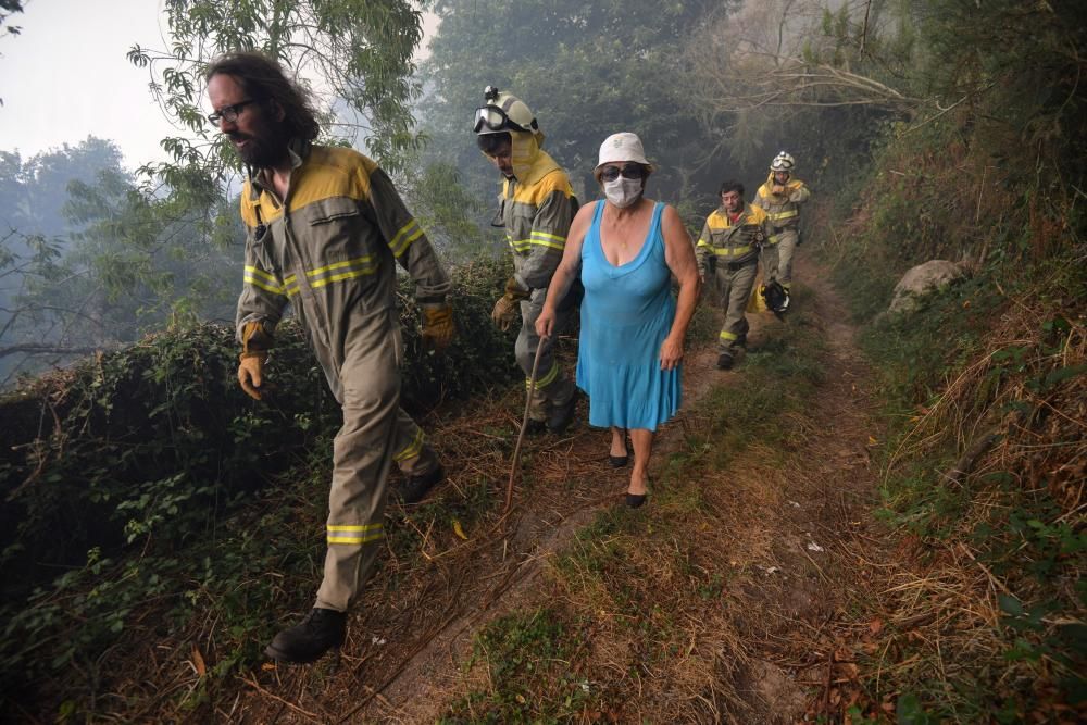 Incendio forestal en Cotobade