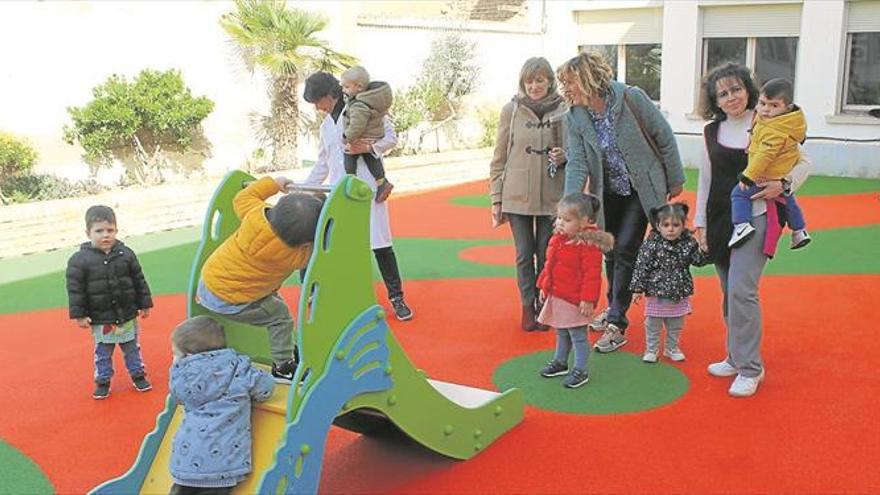 El patio de la guardería se somete a una remodelación