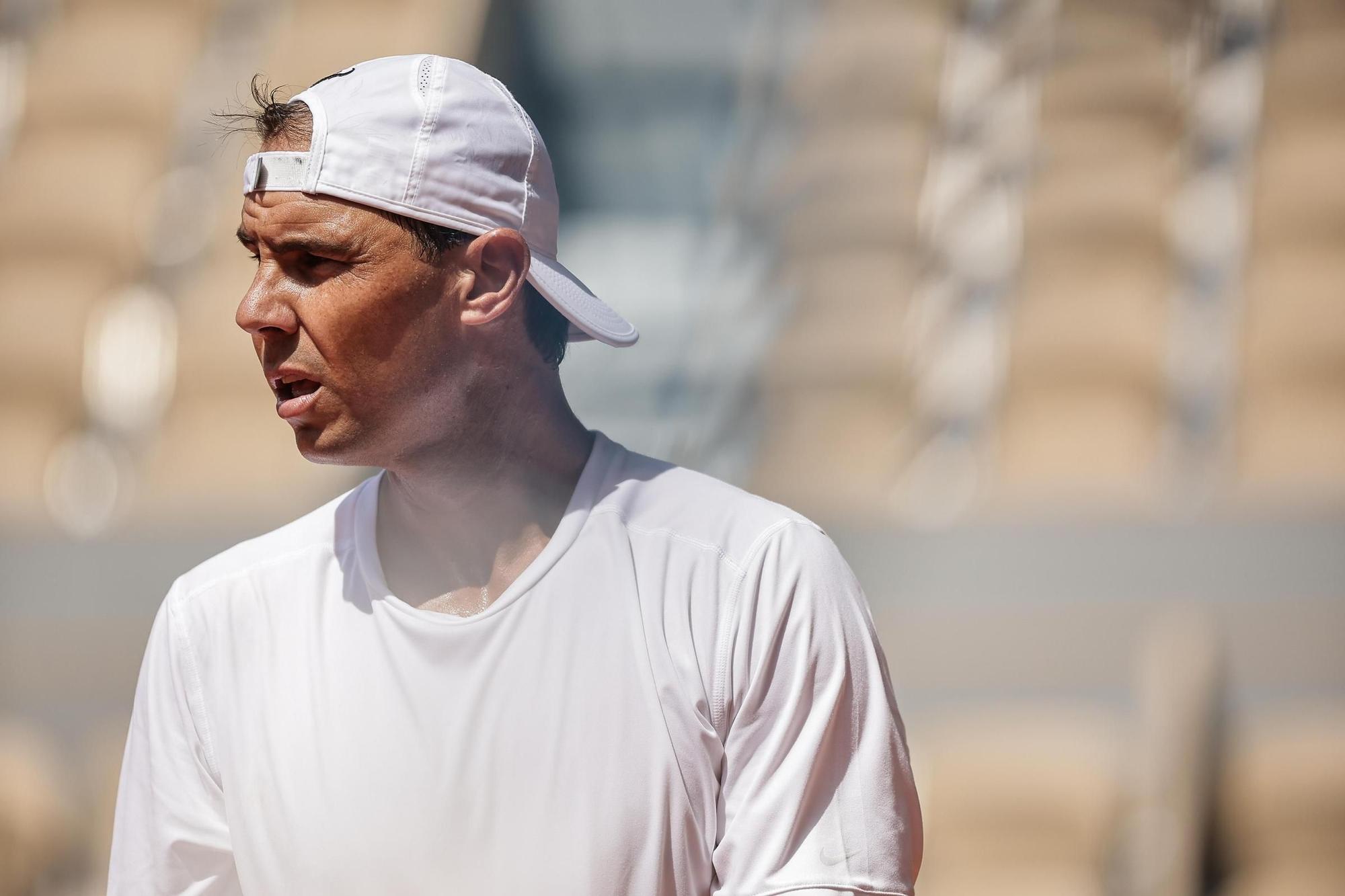 Expectación en París por ver entrenar a Rafa Nadal