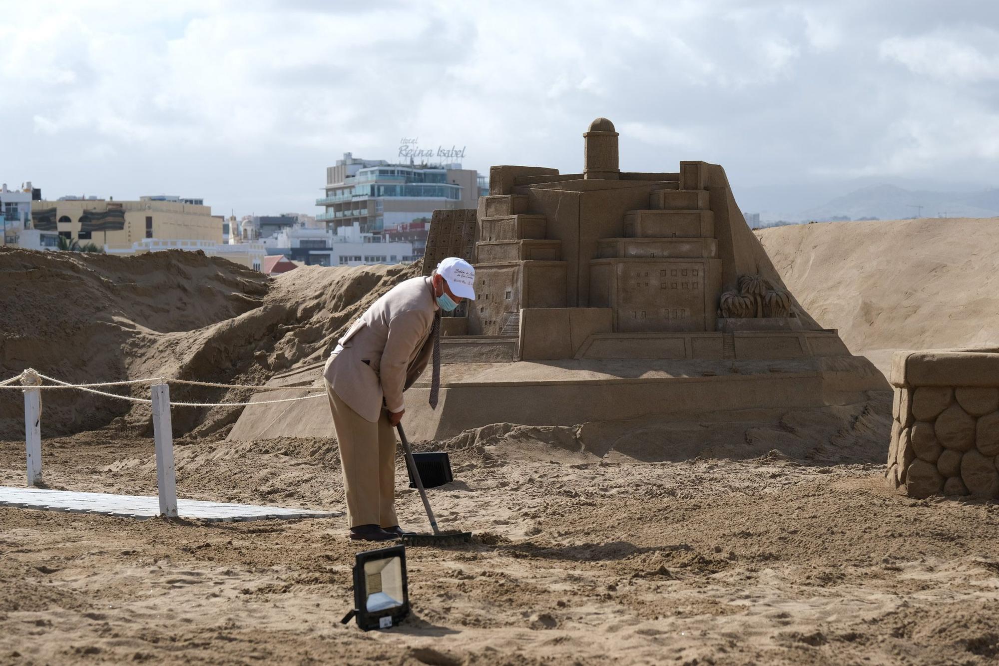 Inauguración del belén de arena en la playa de Las Canteras (3/12/2021)