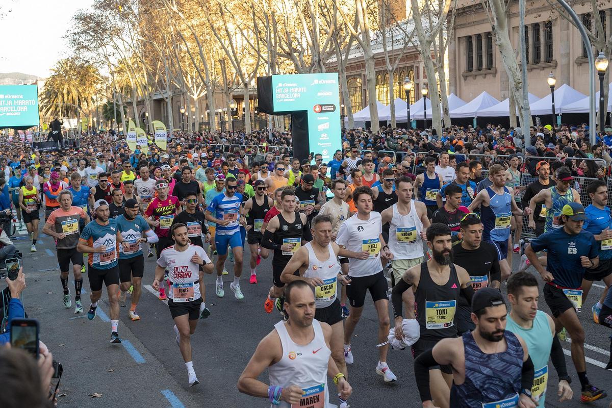 Así ha sido la Media Maratón de Barcelona 2024. Búscate en las fotos