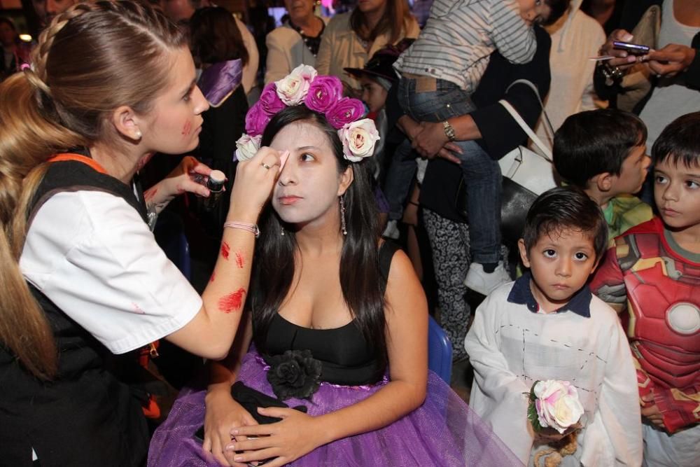 Fiesta de Halloween en la plaza de San Francisco de Cartagena