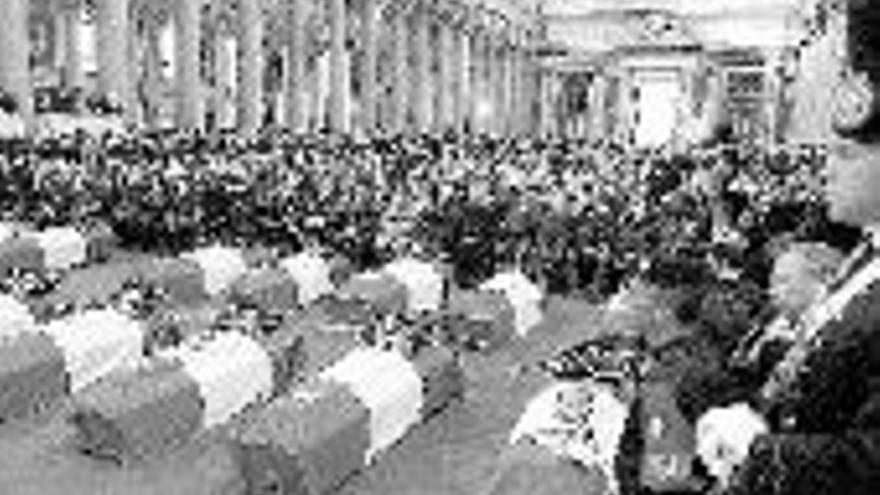 Emotivos funerales de Estado para los soldados italianos