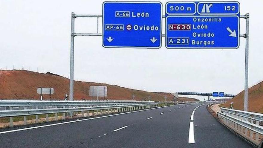 La Autovía de la Plata (A-66), a su paso por León.