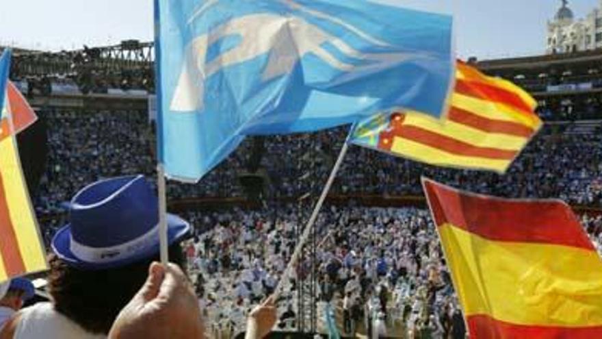 La plaza de toros acoge el mitin central del PP en Valencia con la presencia de Mariano Rajoy