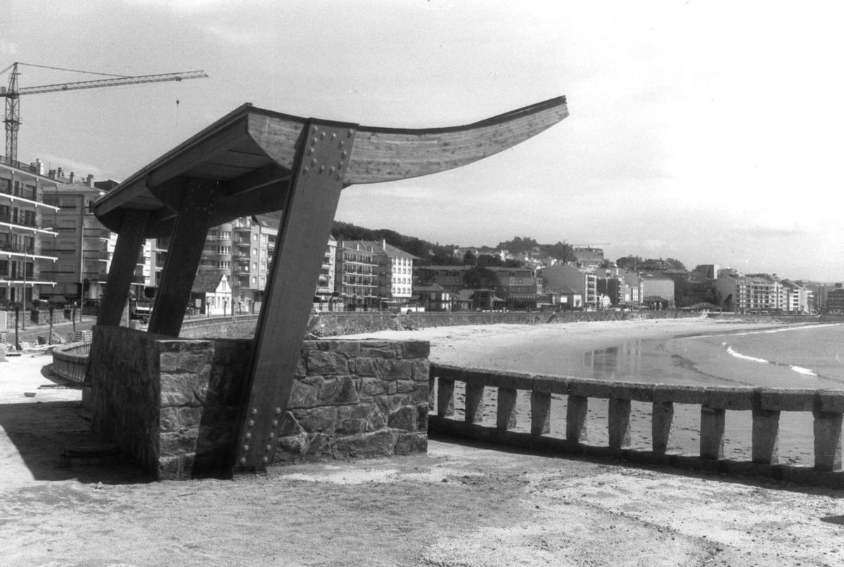 Uno de los miradores instalados sobre el paseo de Silgar, en 1994.