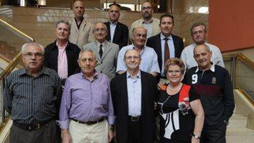 La Diputación homenajea a sus trabajadores jubila