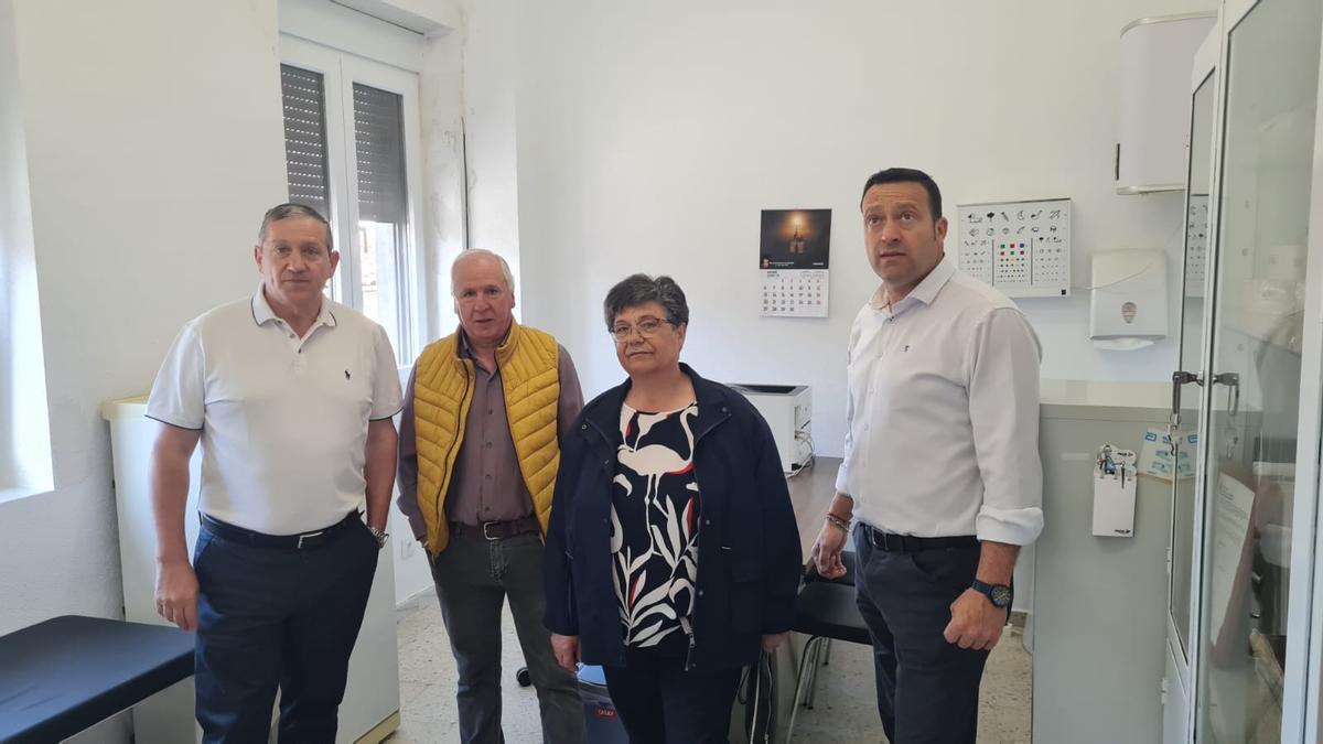 Visita de Javier Faúndez al consultorio médico de Mahíde