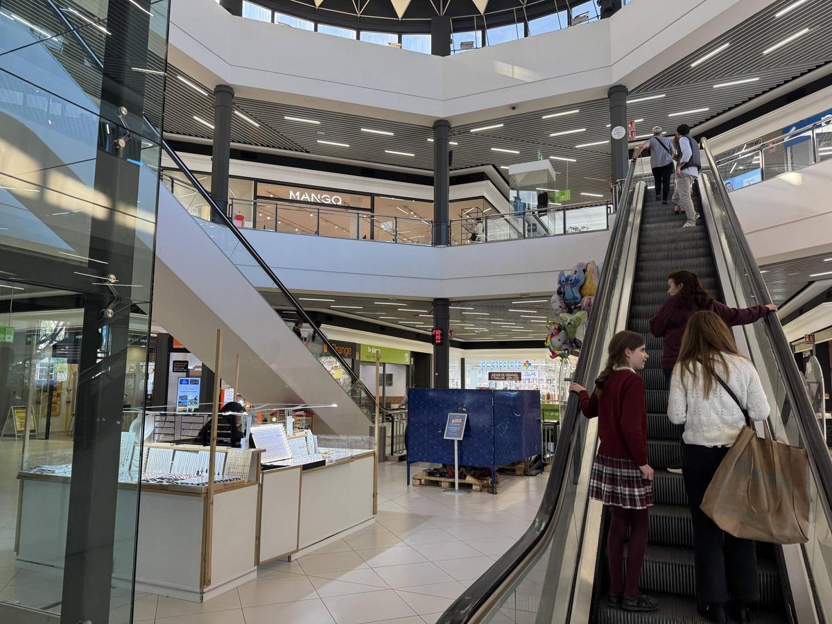 Los centros comerciales afrontan horarios especiales.