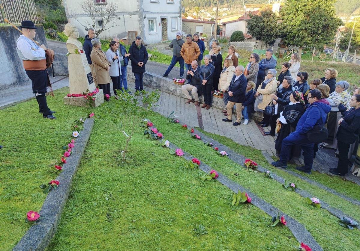 Moaña vive a estrea da Xota da Soidade na homenaxe a Rosalía en Domaio | S. ÁLVAREZ