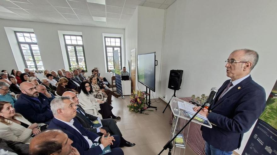 La escuela rural de San Juan de Moldes acoge la presentación del XVIII Foro Comunicación y Escuela del instituto de Vegadeo