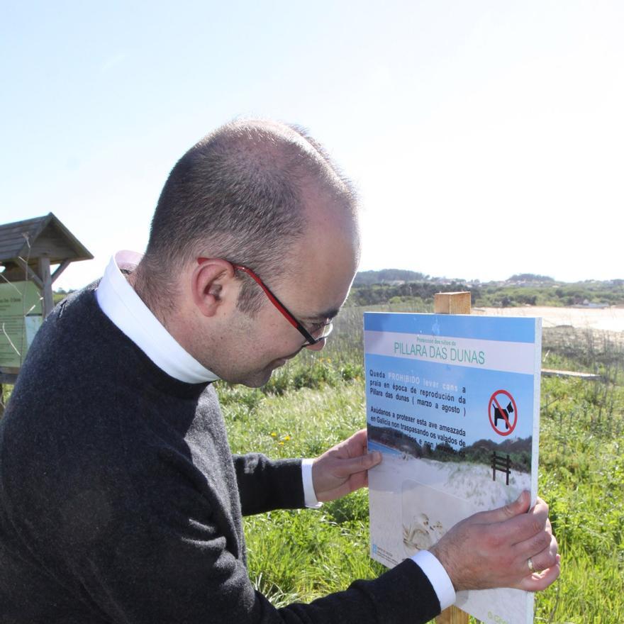 O Grove empezó a instalar carteles para proteger a la &quot;píllara das dunas&quot; en 2012.