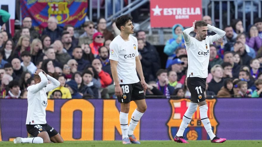 Jaime Latre repite en el VAR tras el penalti robado a Fran Pérez