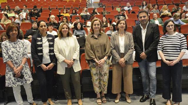 Representantes institucionales, organizadoras e relatoras de la jornada de etiquetado.   | // FDV