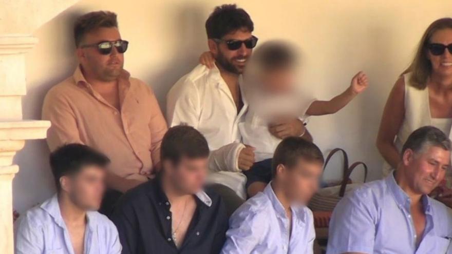 Cayetano Rivera y su hijo derrochan complicidad en los toros de Ronda