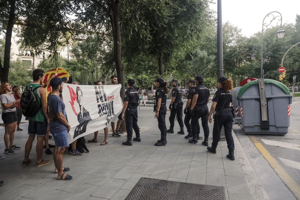 Manifestación por los detenidos por quemar fotos del Rey en Palma