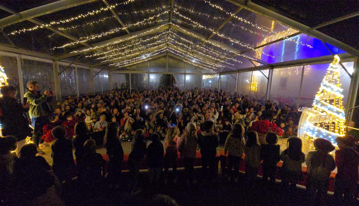 Baiona enciende sus luces de Navidad Baiona enciende sus luces de Navidad