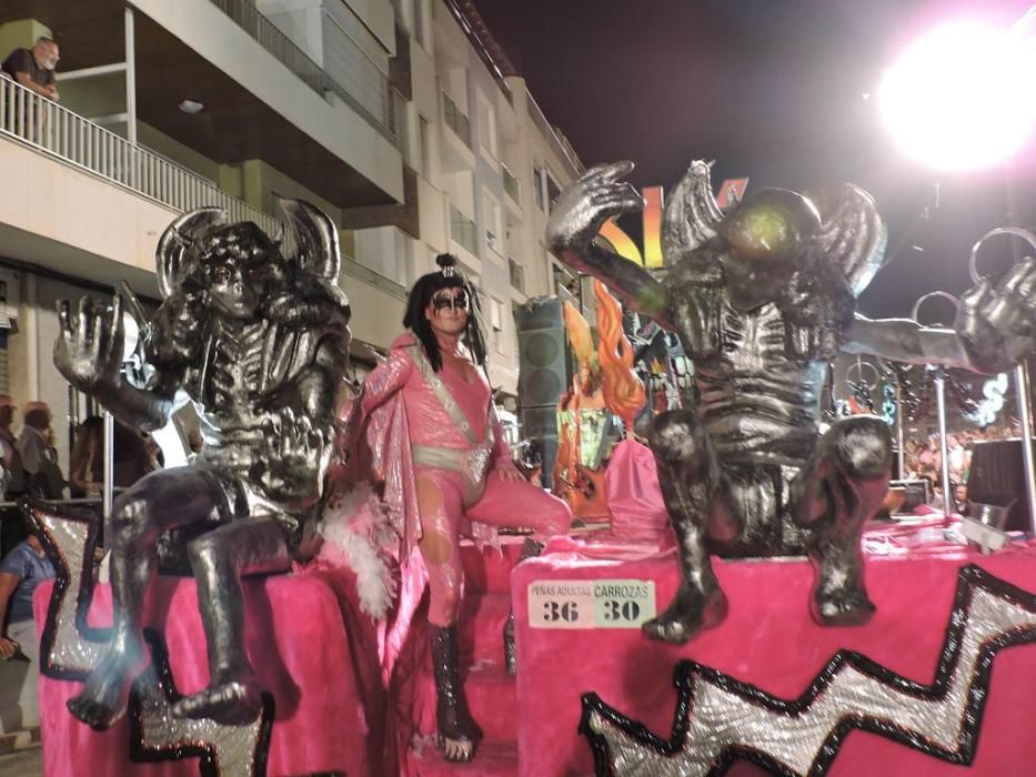 La bahía de Águilas se transforma en un gran teatro en su Carnaval de verano