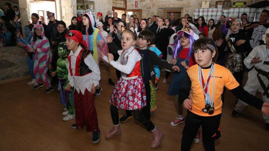 El carnaval de Moaña llega hoy a Tirán y al muelle de Domaio