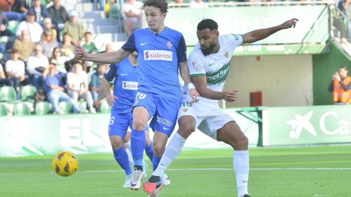 Mourad en el primer Elche-Amorebieta de la historia, jugador en el Martínez Valero