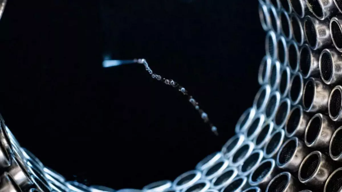 Y no es magia: el ultrasonido guía los objetos a través del aire, haciéndolos flotar