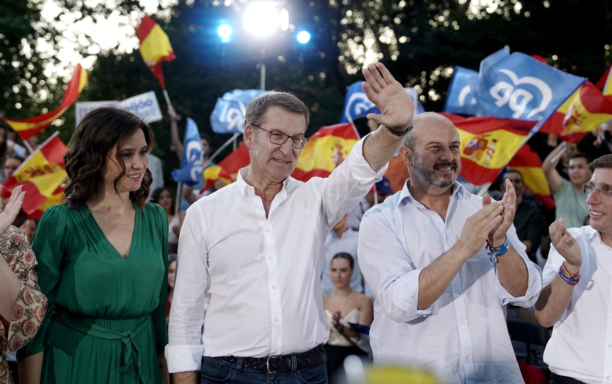 Acto electoral de Alberto Núñez Feijóo en Madrid, con José Luis Martínez Almeida e Isabel Díaz Ayuso