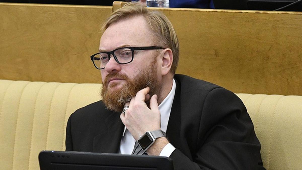Vitali Milonov pretende hacer pasar por caja a los críticos con la Sbornaya