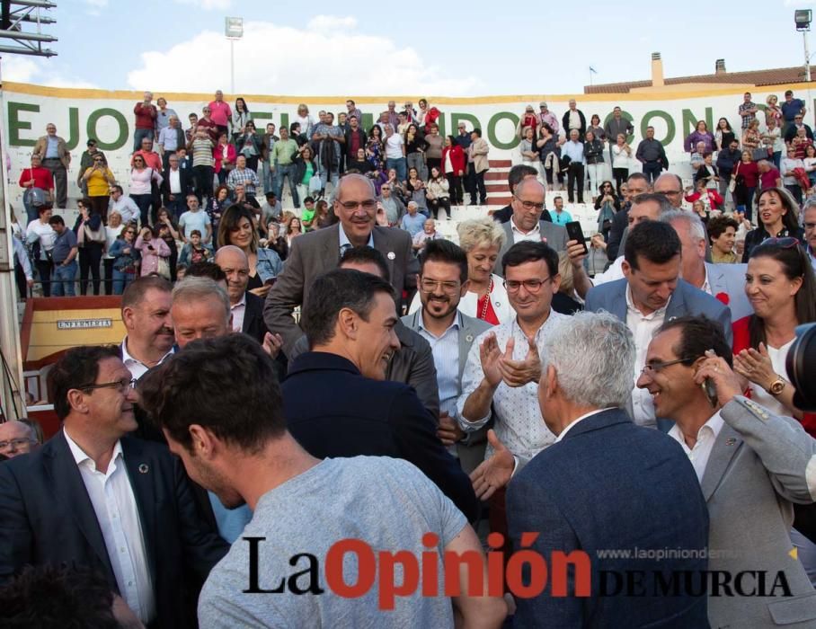 Pedro Sánchez en un acto de campaña del PSOE en Calasparra