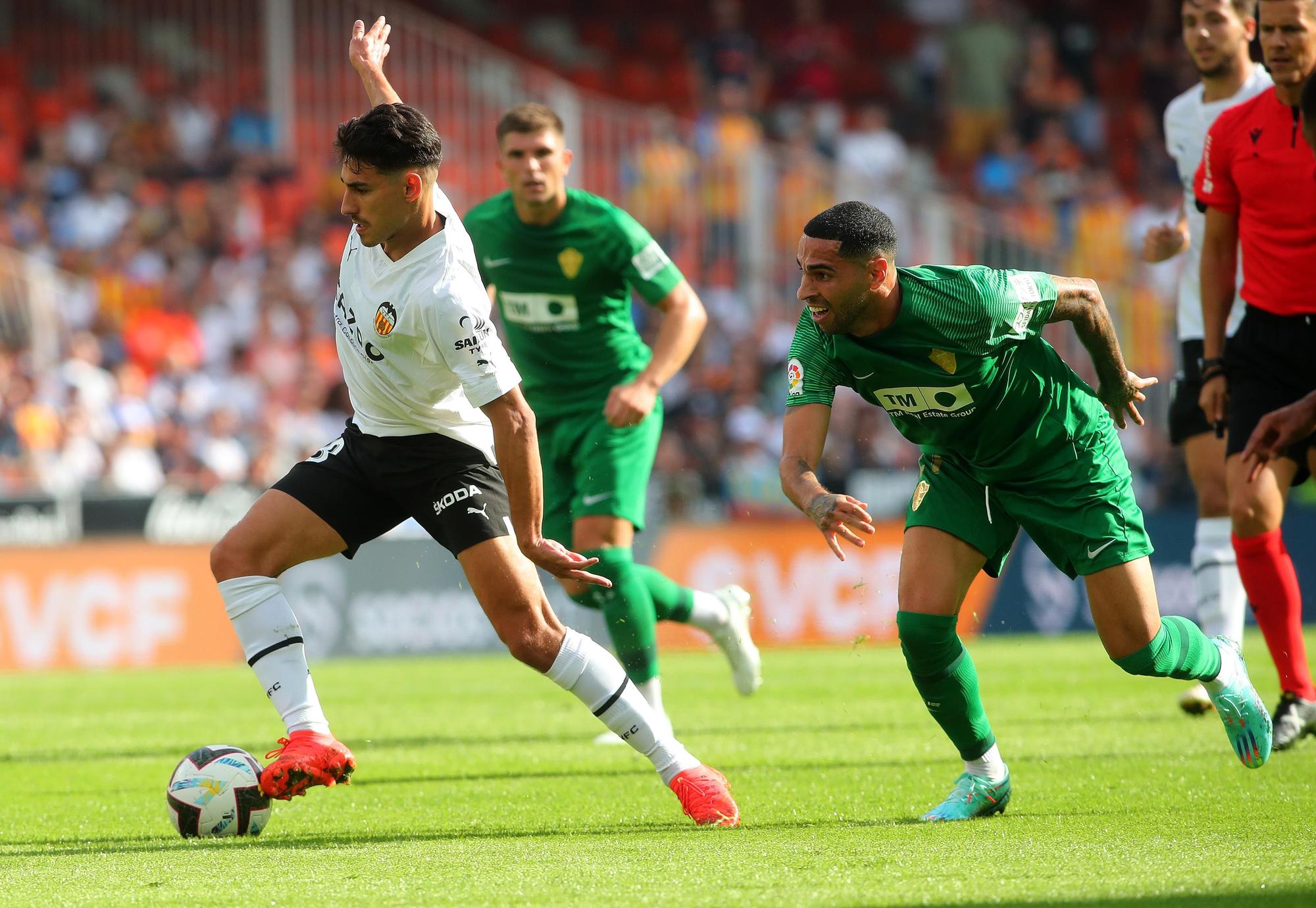 El empate entre el Valencia CF y el Elche en Mestalla, foto a foto