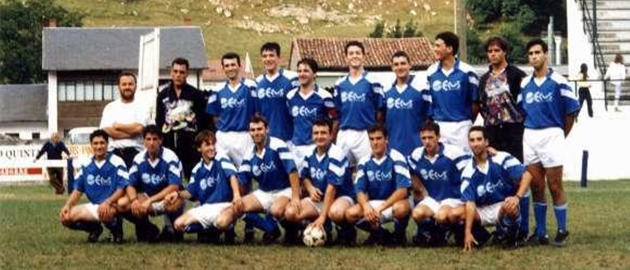 El equipo en los años noventa.