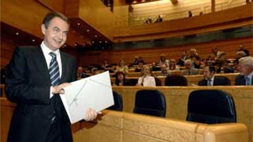 Zapatero asegura que combatirá a ETA con el Estado de Derecho, la Constitución y la Ley