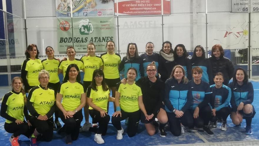 Foto de familia tras el derbi entre Bodegas Atanes y Harina Tradicional