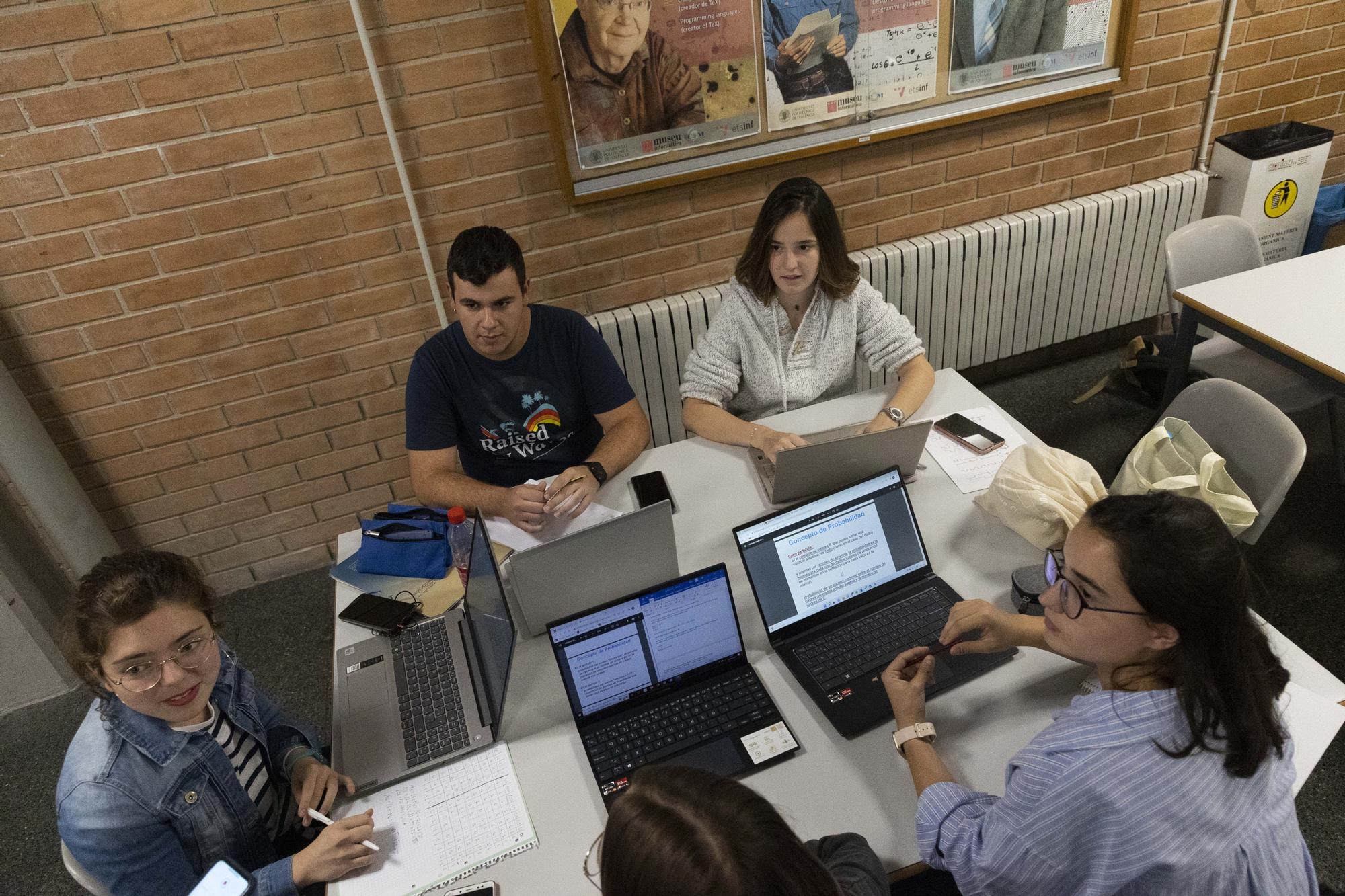 PAU 2023| Estudiantes valencianos se preparan para la selectividad: "Te lo juegas todo en tres días"