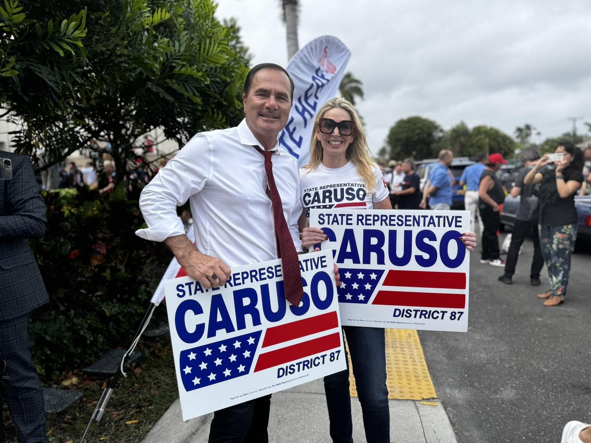 El movimiento MAGA acompaña a Donald Trump a votar en Palm Beach