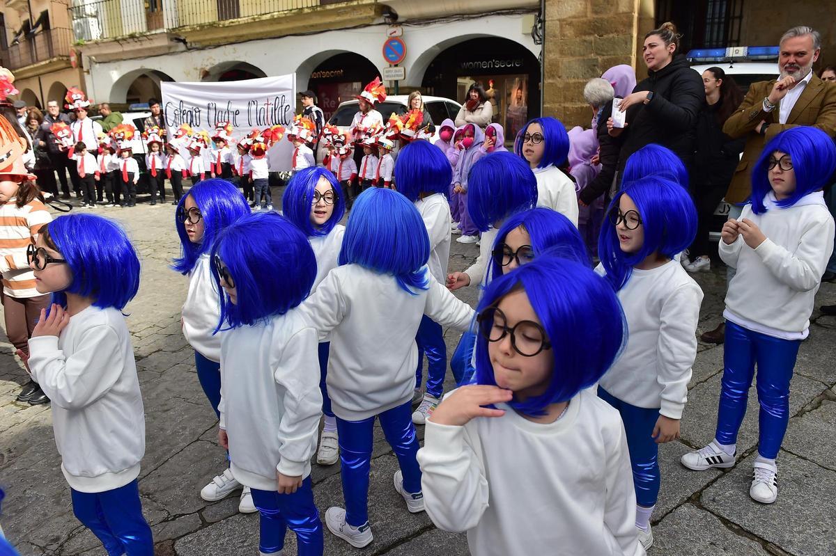 Fotogalería | Los colegios estrenan el Carnaval en Plasencia
