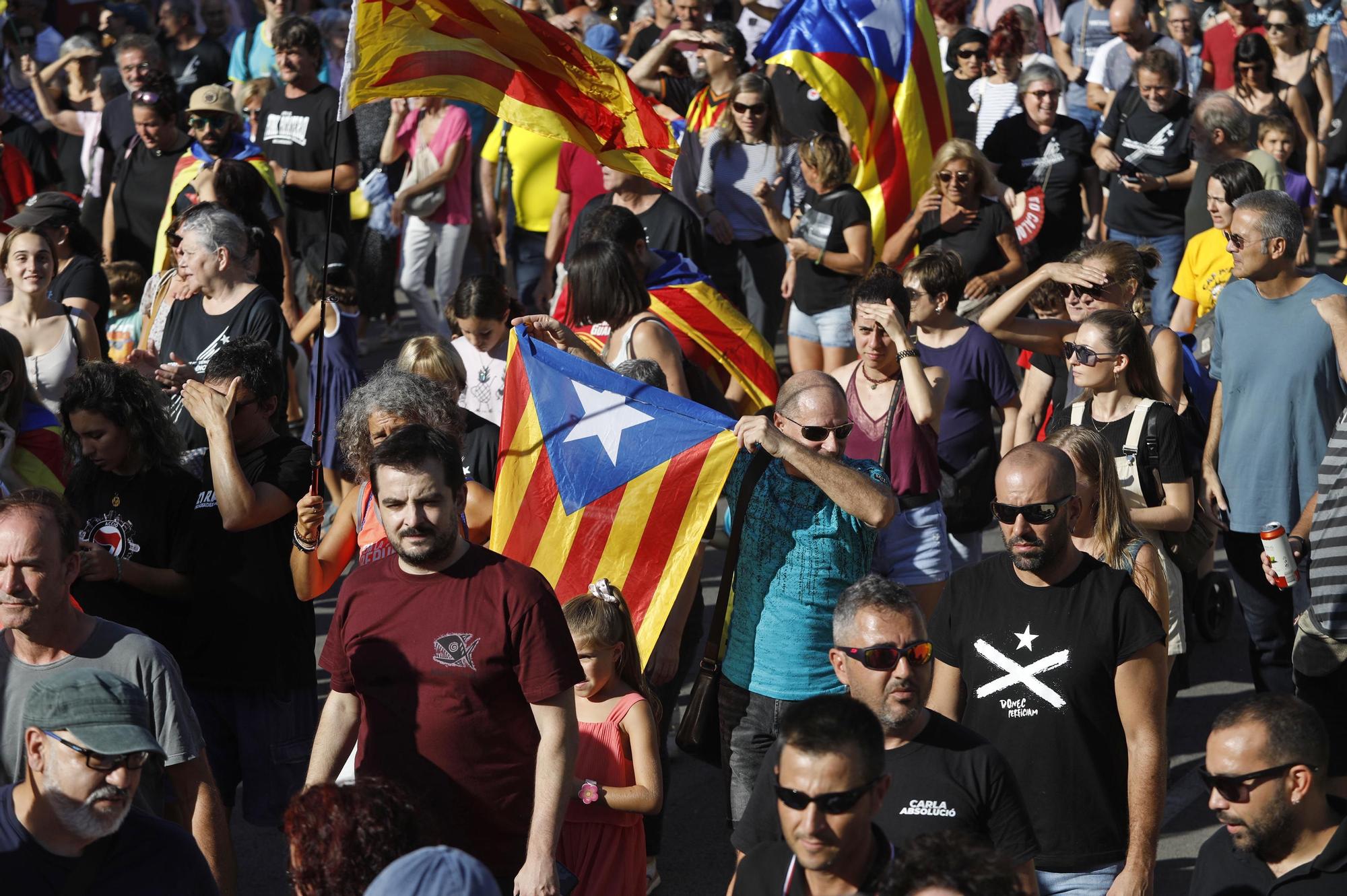 Líders d’ERC participen en la manifestació de la Diada a Girona