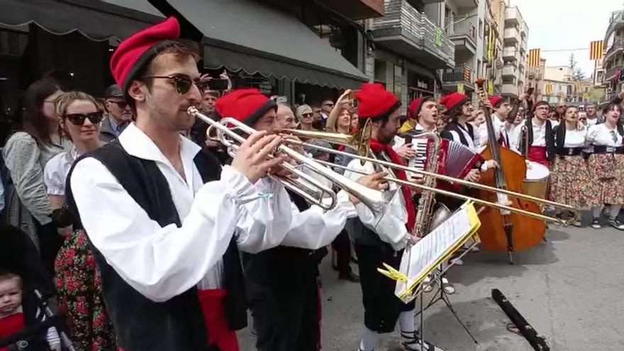 Els caramellaires omplen Súria de música, dansa i festa