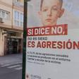El polémico cartel del Ayuntamiento de Almería.
