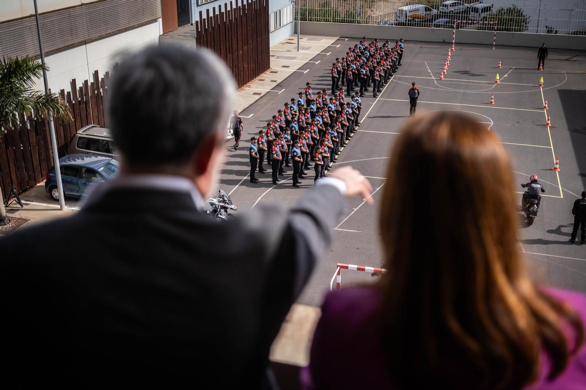 El presidente de Canarias visita la sede de la Policía Autonómica en Tenerife