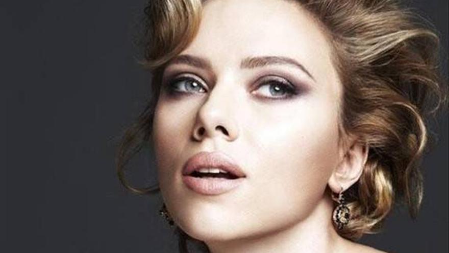 Scarlett Johansson vuelve a ponerse en la piel de Marilyn Monroe