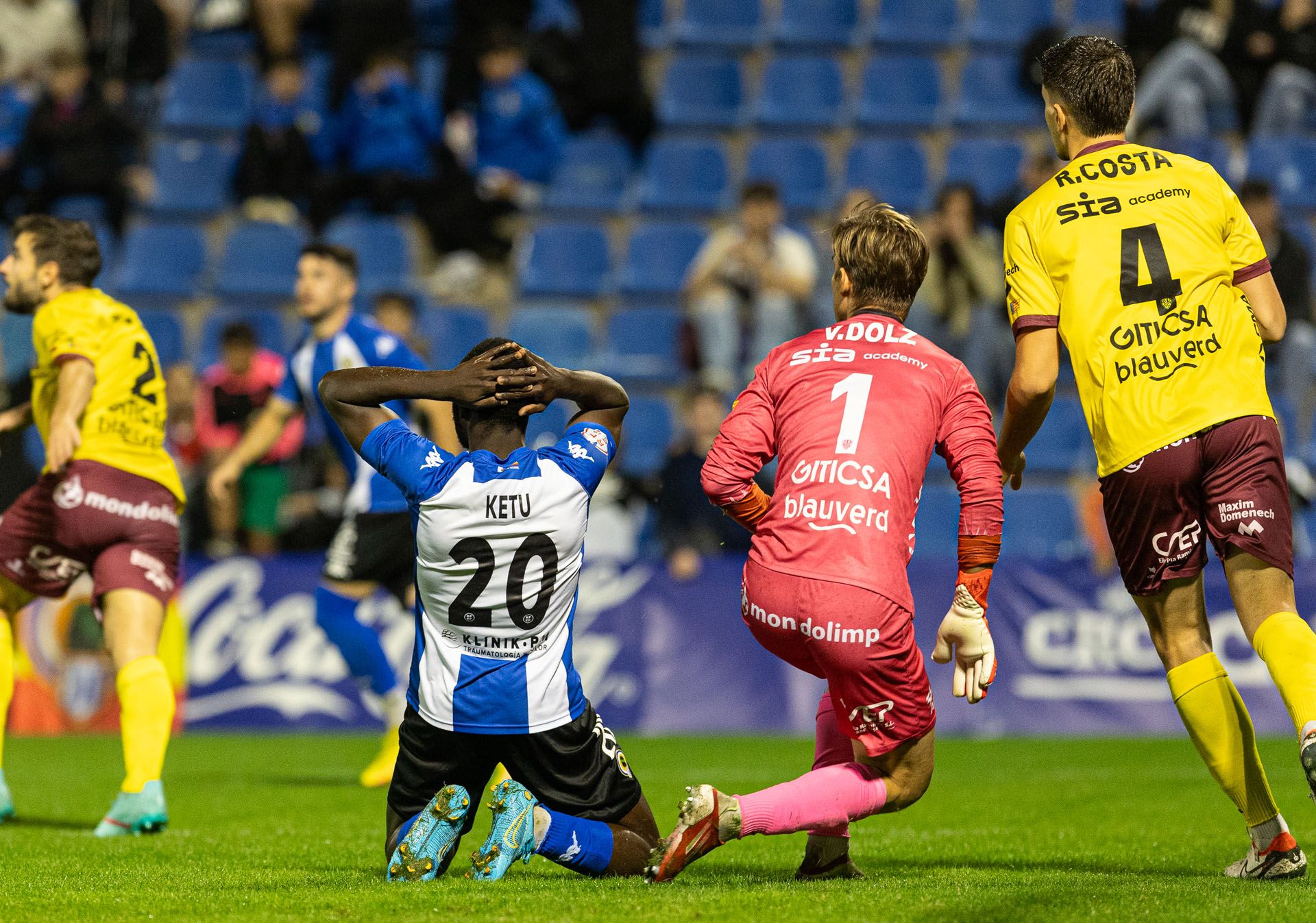 Hércules - Alzira  (1-1): Las mejores fotos primer empate del Hércules en el Rico Pérez