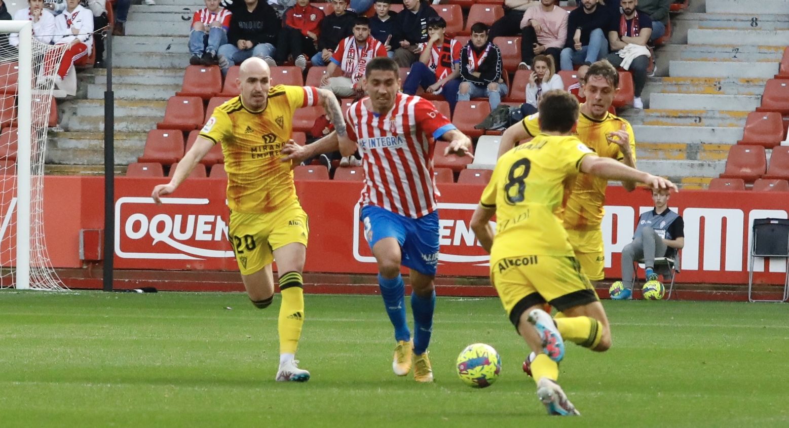 En imágenes: Así fue el partido entre Sporting y Mirandés en El Molinón